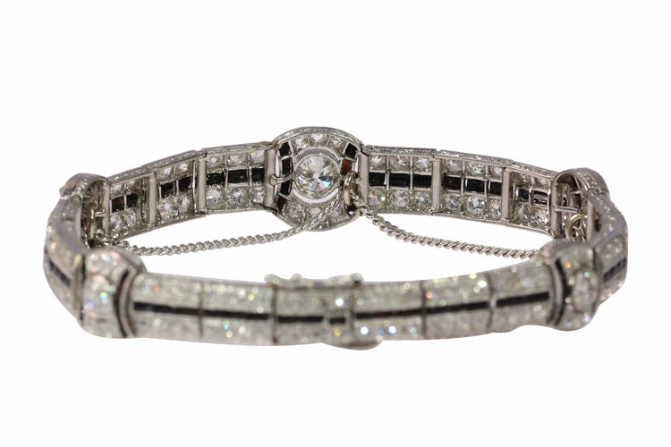 Une déclaration éblouissante d'Art Déco : Bracelet en platine avec diamants et onyx
