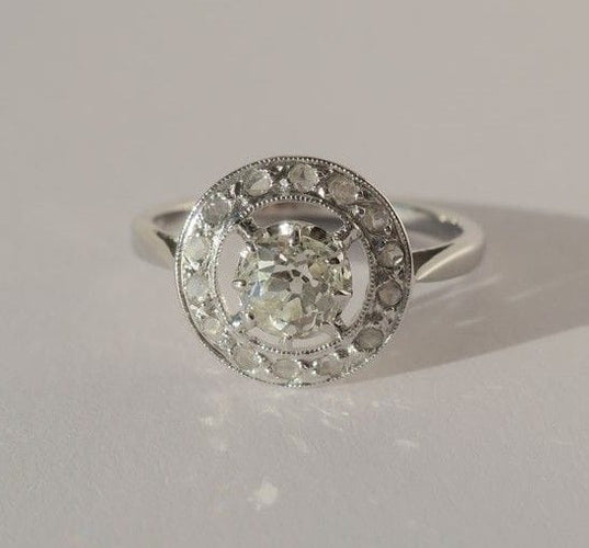 Bague 53 Bague ronde Art Déco diamants 58 Facettes