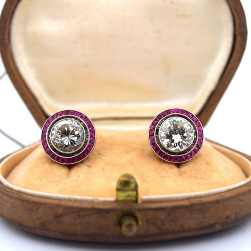 Boucles d'oreilles Boucles d'oreilles anciennes en or blanc, diamants et rubis 58 Facettes