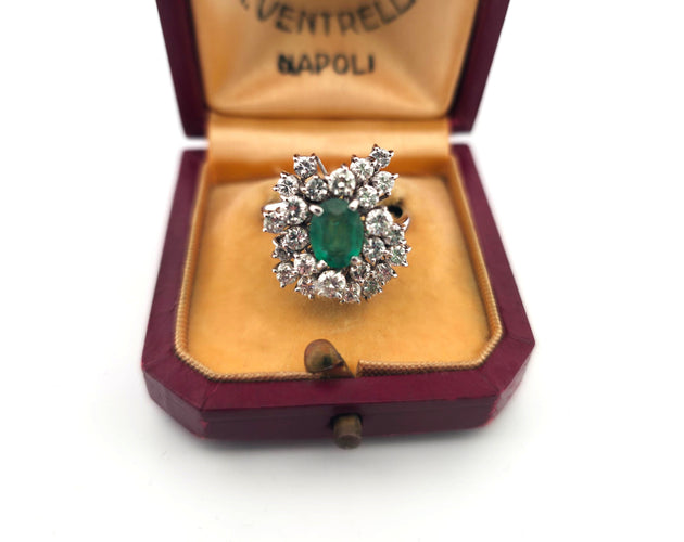 Bague 57 Bague en or blanc avec émeraude et diamants 58 Facettes