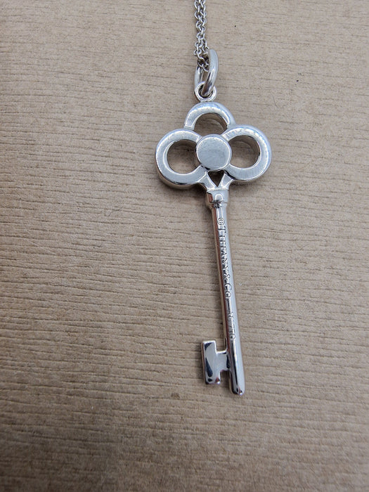 Collier Tiffany & Co. - Crown Key or blanc Diamants 58 Facettes
