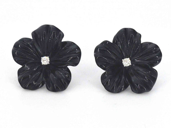 Boucles d'oreilles Boucles d'oreilles en or blanc 0,18 carat avec fleur précieuse noire et gros diamants 58 Facettes 2260