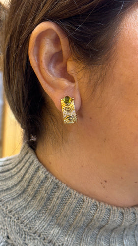 Boucles d'oreilles Boucles d’oreilles en or jaune , diamants et péridot 58 Facettes