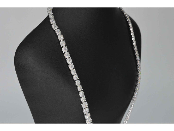 Collier Collier en or blanc avec diamants 58 Facettes 2038
