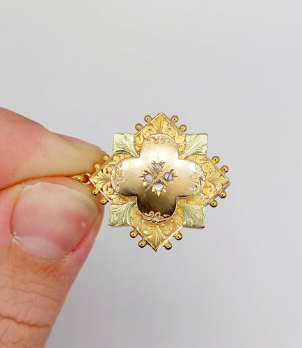 Pendentif Pendentif fleur or rose et or jaune, diamants taille rose (circa 1900) 58 Facettes A06189