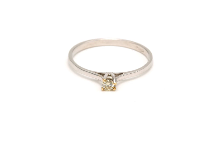 Bague 53 Bague contemporaine en or blanc sertie d'un diamant 58 Facettes 19411