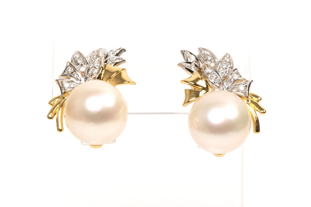 Boucles d'oreilles années 70 or jaune et blanc, perles et diamants