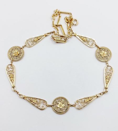 Collier Collier Art Nouveau or jaune motifs filigranés et fleuris (circa 1910) 58 Facettes A05217