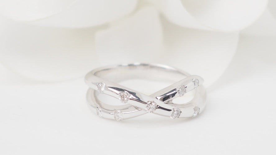 Bague 50 Bague croisée en or blanc et diamants 58 Facettes 30472