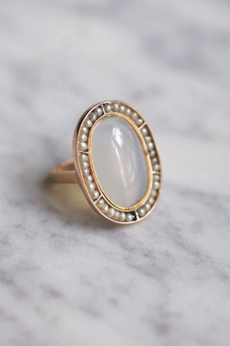 Bague 56 Bague ancienne or rose calcédoine bleu gris adularescente et perles 58 Facettes