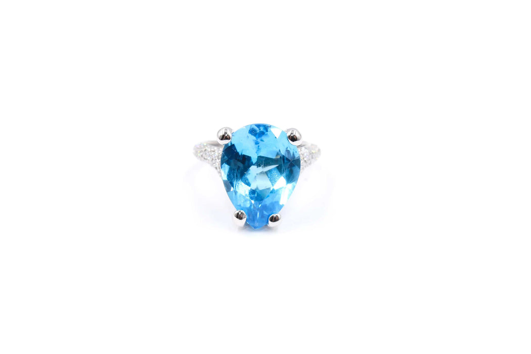 Bague 52 Bague topaze bleue et diamant 58 Facettes