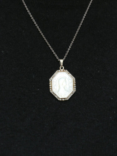 Pendentif Pendentif Art Deco or blanc nacre diamants perles fines 58 Facettes J227