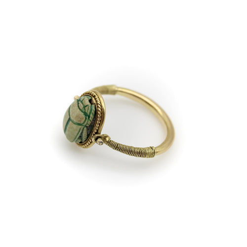 Bague Bague pivotante en or 14 carats style victorien avec motif scarabée de style néo-égyptien 58 Facettes A20030