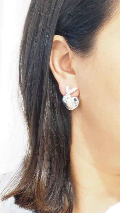 Boucles d'oreilles CHAUMET - Boucles d'oreilles Liens en or blanc et diamants 58 Facettes 32735