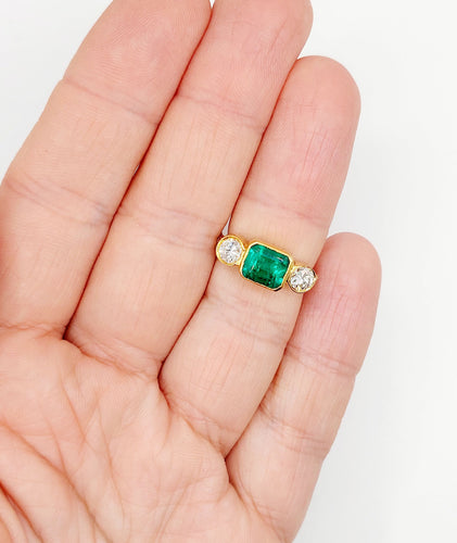 Bague 49 Bague jarretière vintage émeraude de Colombie 1,80 ct et diamants en or 18k 58 Facettes A06440