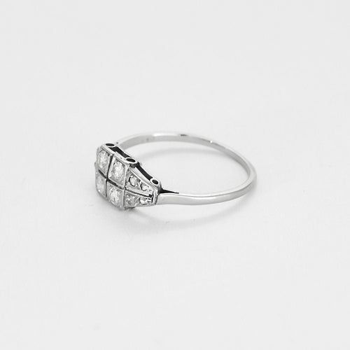 Bague 56 Bague Art Déco en or blanc et diamants 58 Facettes B250545
