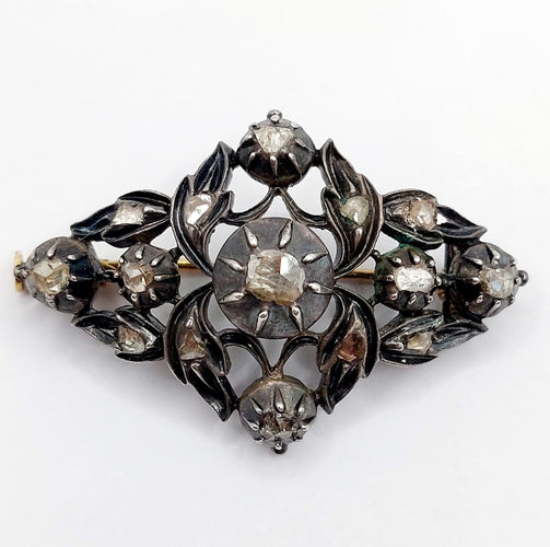 Broche Broche victorienne argent et or jaune fleurs, diamants 58 Facettes A05507