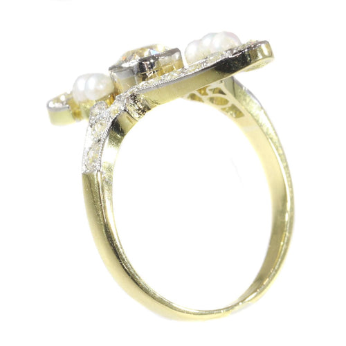Bague 60 Flow of Love : une bague Art Nouveau en diamant et perle 58 Facettes 21042-0185