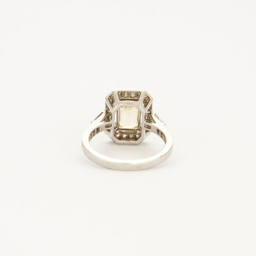 Bague 51 Bague Style Art Déco diamants et saphir jaune 58 Facettes