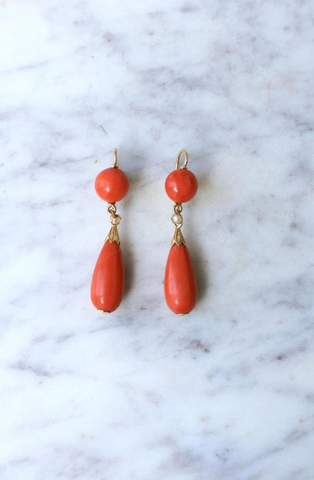 Boucles d'oreille anciennes or jaune, corail