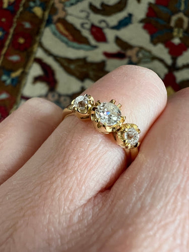 Bague 51 Antique yellow gold old mine diamond ring 58 Facettes