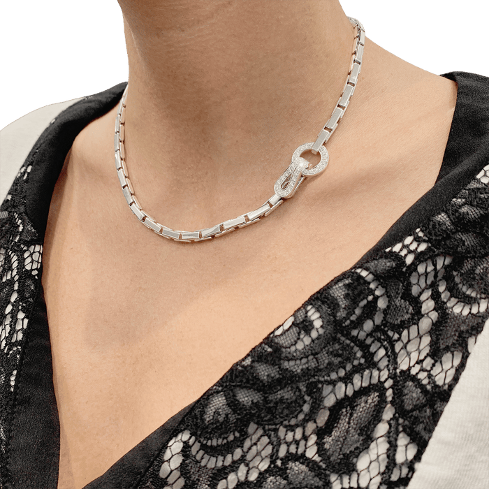 Collier Collier Cartier "Agrafe" en or blanc et diamants. 58 Facettes 34276