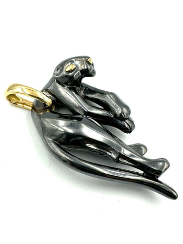 Pendentif CARTIER. Collection "Panthère", pendentif or jaune et silverium 58 Facettes