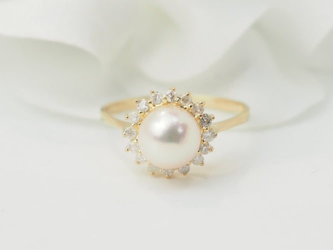 Bague 52.5 Bague en or jaune, perle de culture et diamants 58 Facettes 33428