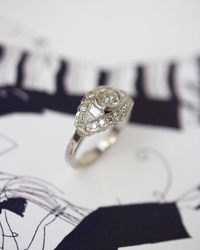 Bague 53 Bague Art Déco Or Gris et Diamants 58 Facettes A11371