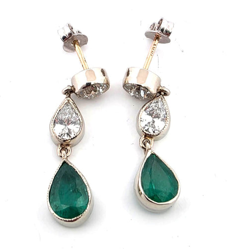 Boucles d'oreilles Boucles d'oreilles en or jaune et blanc serties de diamants et d'émeraudes 58 Facettes