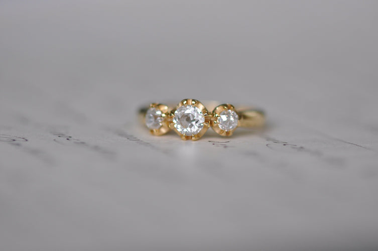 Bague 51 Antique yellow gold old mine diamond ring 58 Facettes