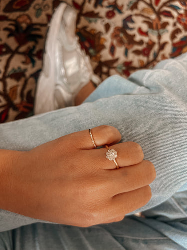 Bague 51 Bague fleur ancienne en or jaune, diamants 58 Facettes