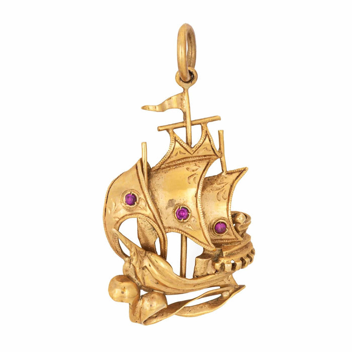 Pendentif Pendentif en or jaune vintage avec breloque bateau pirate 58 Facettes G13625