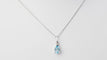 Collier Collier solitaire en or blanc et topaze bleue 58 Facettes CLAL