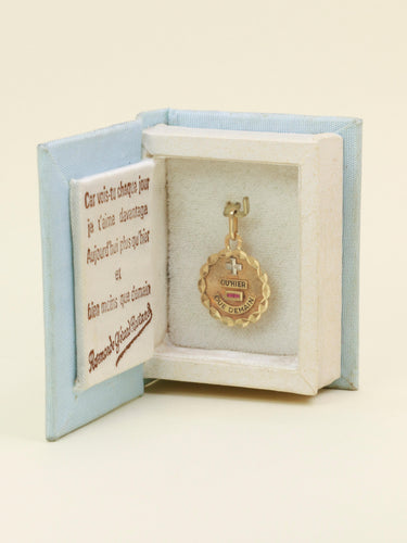 Pendentif Medaille Amour Augis Plus hier Moins Demain, Ecrin d'origine, New Old Stock 58 Facettes 1194.2