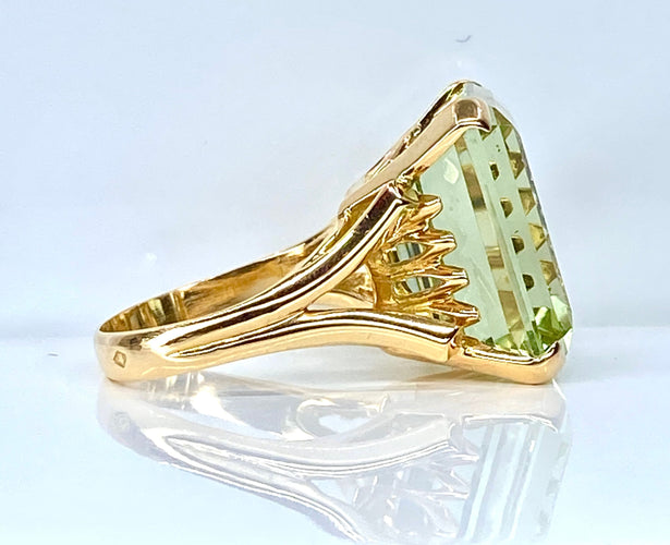Bague en or jaune et béryl vert 20 carats