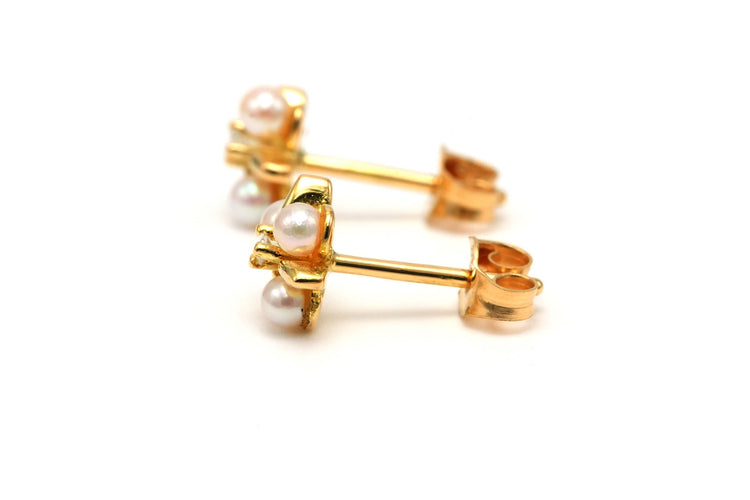 Boucles d'oreilles Boucles d'oreilles contemporaines or jaune serties de perles et de diamants 58 Facettes B761