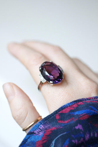 Bague 62 Bague Art Déco améthyste ovale et diamants en or blanc 18k et platine 58 Facettes