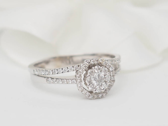 Bague 60 Bague solitaire en or blanc et diamants 0.66ct 58 Facettes 21835/30916