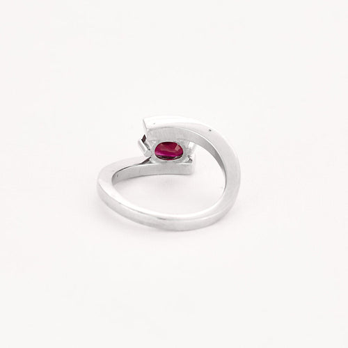 Bague 53 Bague en or blanc, rubis et diamants 58 Facettes GU267