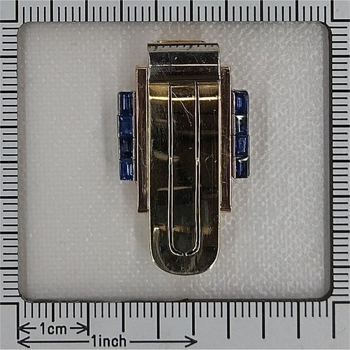 Clip Vogue Vintage : Saphirs sertis sur or tricolore