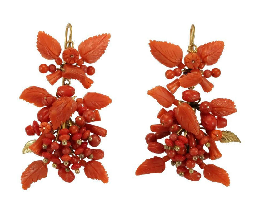 Boucles d'oreilles antiques en or et corail