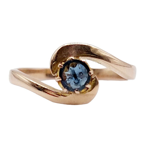 Bague 48 Bague tourbillon or jaune ornée d'un saphir (circa 1920) 58 Facettes A05082