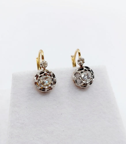 Boucles d'oreilles Dormeuses anciennes en or 18k et diamants taille rose (circa 1890) 58 Facettes A06468