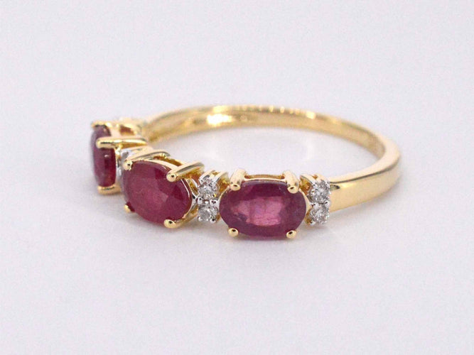 Bague Bague en or avec diamants et rubis 58 Facettes 2125