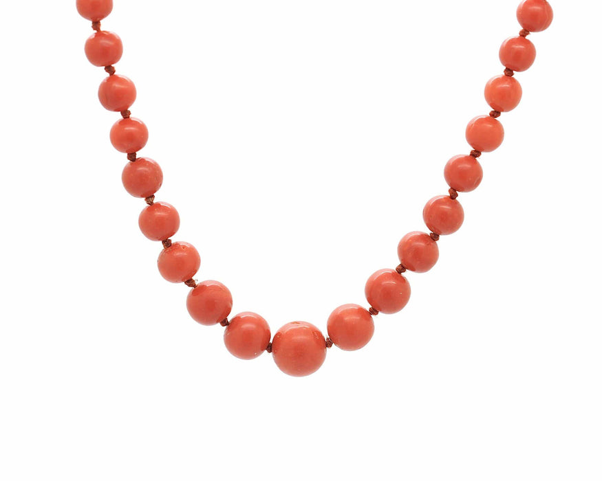 Collier Collier de corail de Sardaigne avec fermoir en or 18 carats 58 Facettes