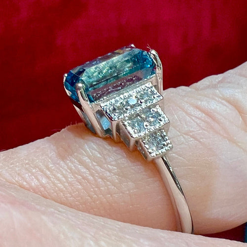 Bague 54 Bague or blanc Zyrcon Bleu naturel 4.60 carats  et diamants 58 Facettes 7849 A