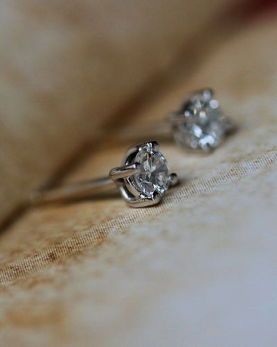 Boucles d'oreilles Paire Puces d'Oreilles Or Diamant 58 Facettes A11645