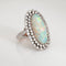 Bague Bague vintage allongée en or blanc 14 carats avec opale 9 carats et diamants 2,25 carats Taille 5,5 58 Facettes G14141
