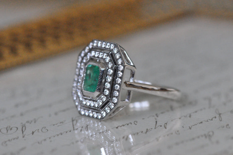Antique emerald diamond ring 58 Facettes